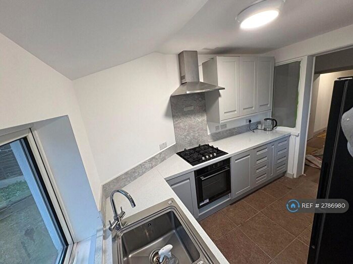 4 Bedroom End Of Terrace House To Rent In Priory Gardens, Dartford, DA1