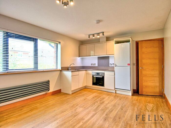2 Bedroom Flat For Sale In Ashford Road, The Hamptons Ashford Road, SP6