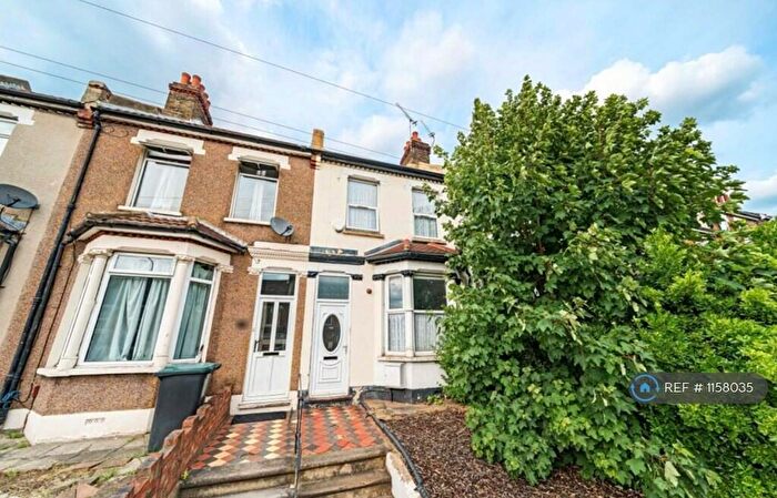 3 Bedroom Terraced House To Rent In Old Road West, Gravesend, DA11