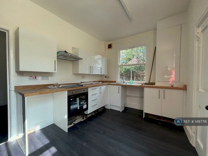 2 Bedroom Flat To Rent In Aylestone Road, Leicester, LE2