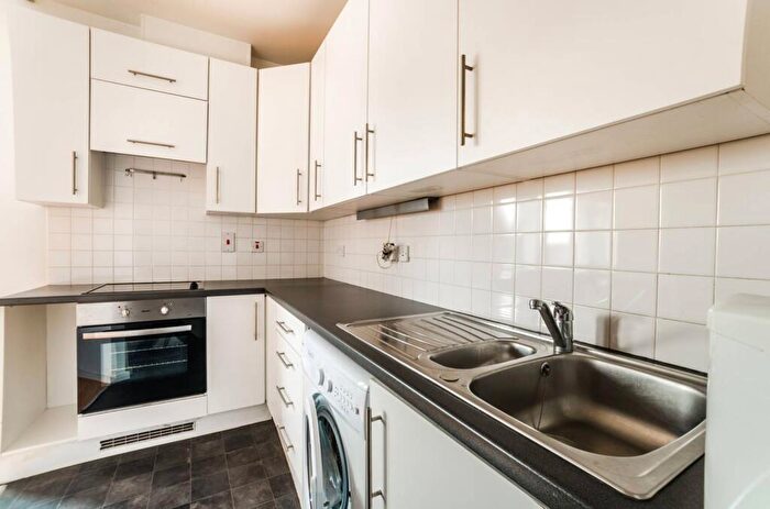 1 Bedroom Flat For Sale In Jedburgh Road, Plaistow, London, E13