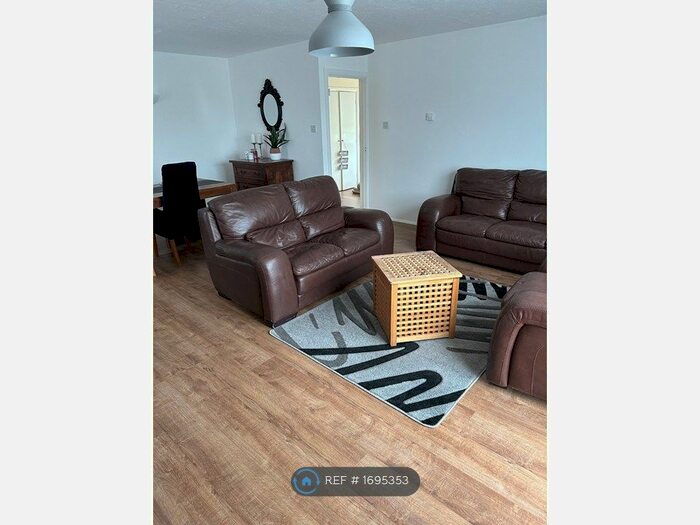 2 Bedroom Maisonette To Rent In Strathmore Lodge, Northwood, HA6