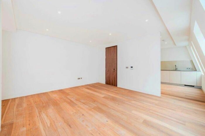2 Bedroom Flat To Rent In Hallam Mews, Marylebone W, W1