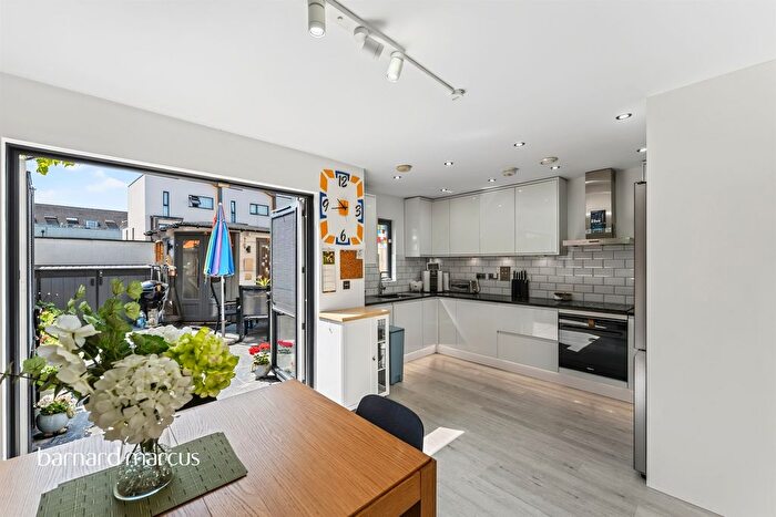 4 Bedroom End Of Terrace House For Sale In Tomblin Mews, London, SW16