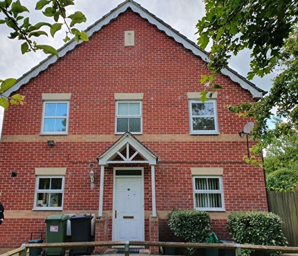 2 Bedroom House To Rent In Florence Gardens, Thatcham, RG18