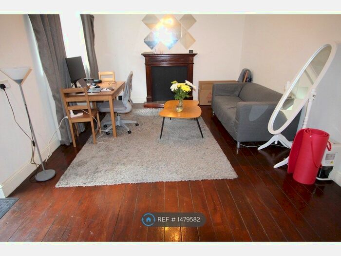1 Bedroom Flat To Rent In Camden Street, London, NW1
