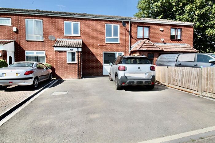 4 Bedroom Terraced House For Sale In Auckland Drive, Smiths Wood, B36