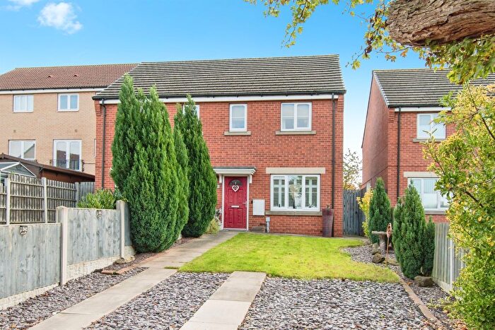2 Bedroom Semi Detached House For Sale In Chiltern Avenue, Castleford, WF10