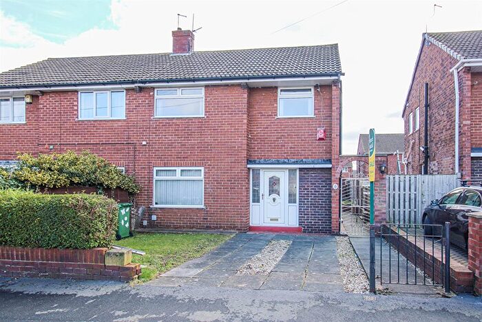 3 Bedroom Semi Detached House For Sale In Temple Street, Castleford, WF10