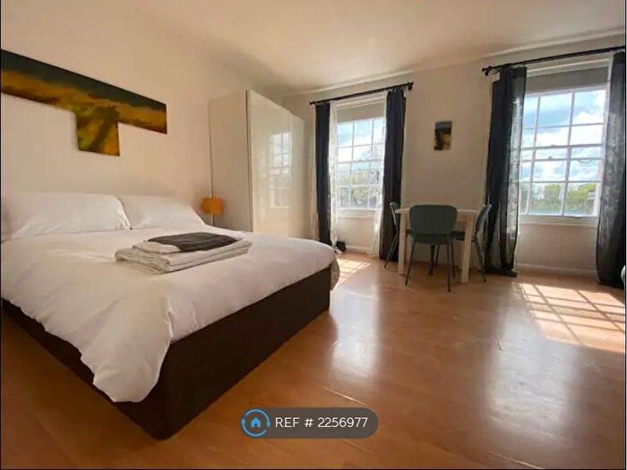 Studio To Rent In Greenland Road, London, NW1