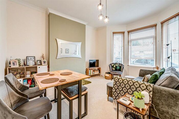 1 Bedroom Flat For Sale In Christchurch Road, Worthing, West Sussex, BN11