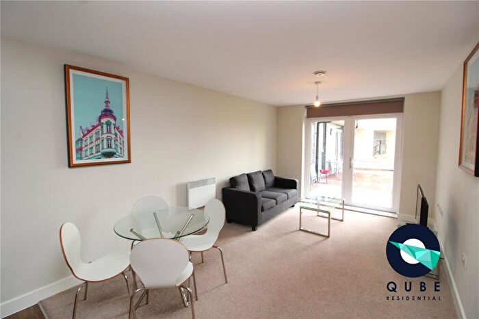 3 Bedroom Flat To Rent In Bridgewater Point, Worrall Street, Salford, Greater Manchester, M5