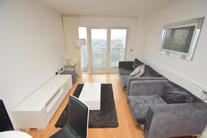 1 Bedroom Flat To Rent In Pinner Road, Harrow, Middlesex, HA1