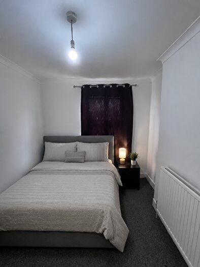 2 Bedroom Flat To Rent In Melford Road, Ilford, IG1