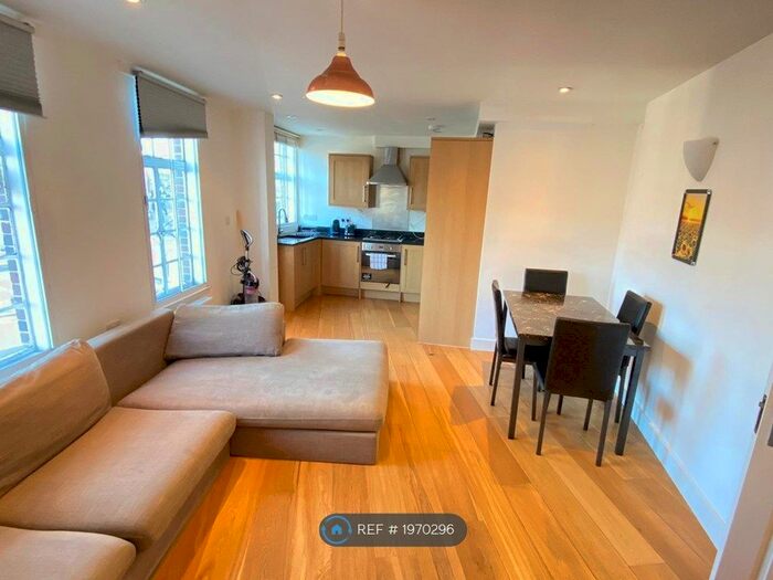 2 Bedroom Flat To Rent In South Lambeth Road, London, SW8