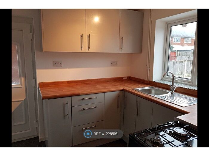 3 Bedroom Semi-Detached House To Rent In Waverley Place, Worksop, S80