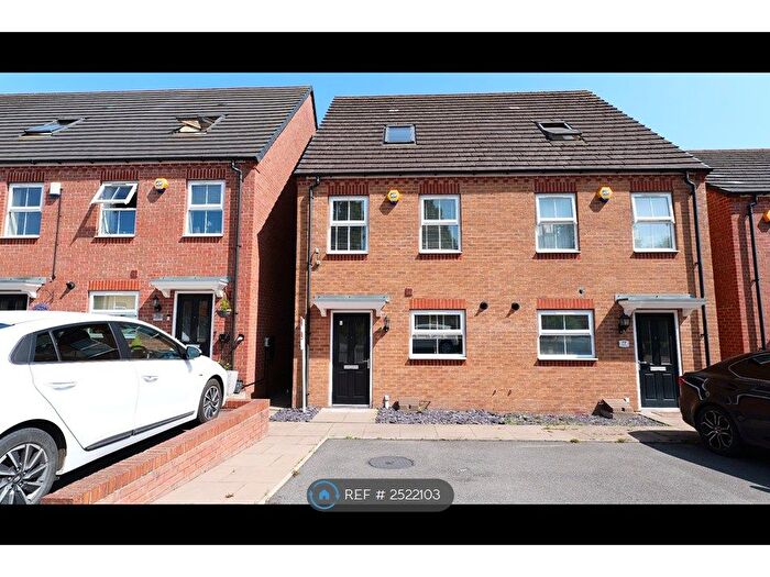 3 Bedroom Semi-Detached House To Rent In Cascade Way, Dudley, DY2