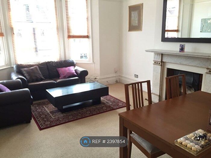 2 Bedroom Flat To Rent In West Hampstead, London, NW6