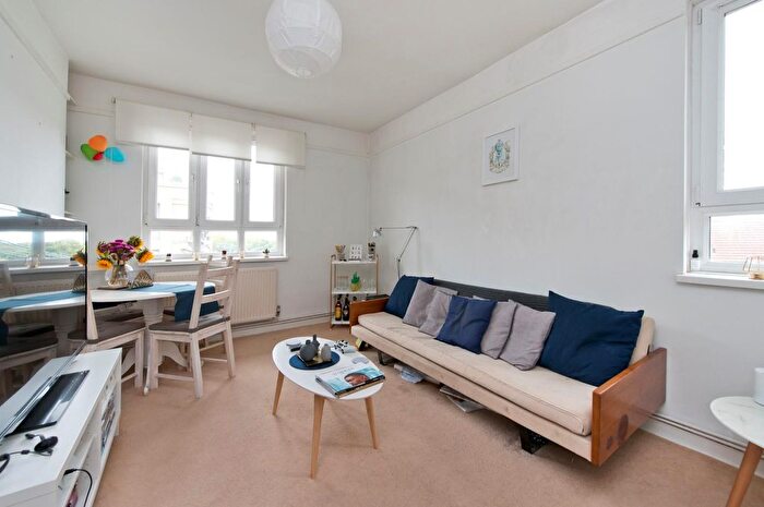 1 Bedroom Flat To Rent In Caroline House, Queen Caroline Street, Hammersmith, London, W6