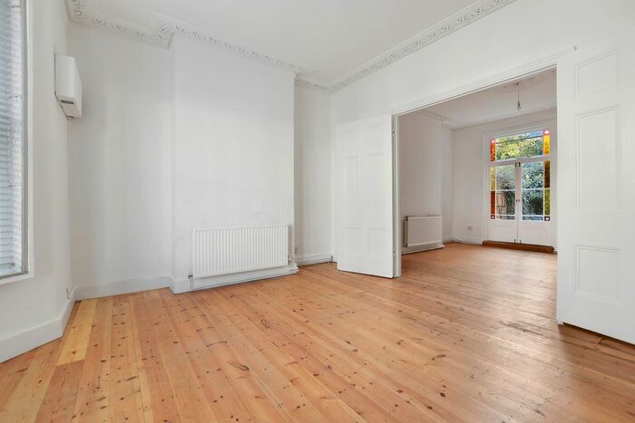 4 Bedroom Terraced House To Rent In Archway Road, Highgate, N6