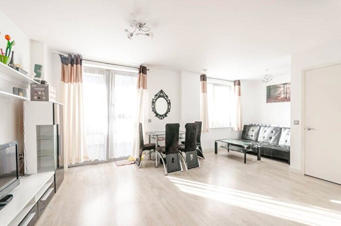 3 Bedroom Flat For Sale In Wise Road, Stratford, London, E15