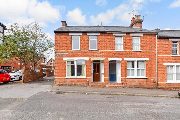 2 Bedroom End Of Terrace House For Sale In Jubilee Terrace, Dorking, Surrey, RH4