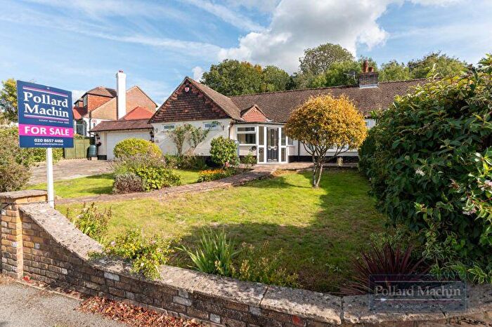 3 Bedroom Semi-Detached Bungalow For Sale In Sanderstead Court Avenue, Sanderstead, CR2