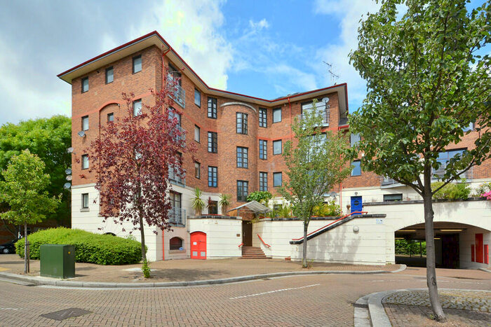 1 Bedroom Apartment To Rent In Finland Street, Canada Water, SE16