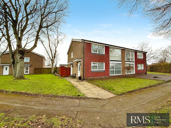 2 Bedroom Flat For Sale In Beacon Drive, Newcastle Upon Tyne, NE13