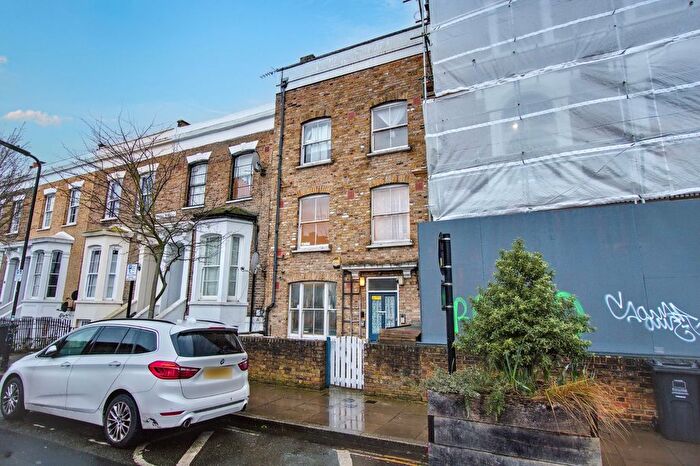 3 Bedroom Terraced House For Sale In Nevill Road, London, N16