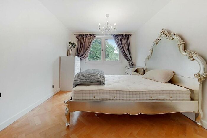 2 Bedroom Flat To Rent In Eaton Drive, Kingston, Kingston Upon Thames, KT2