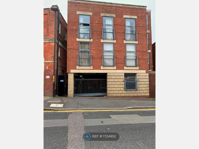 2 Bedroom Flat To Rent In The Florins, Sutton Coldfield, B72