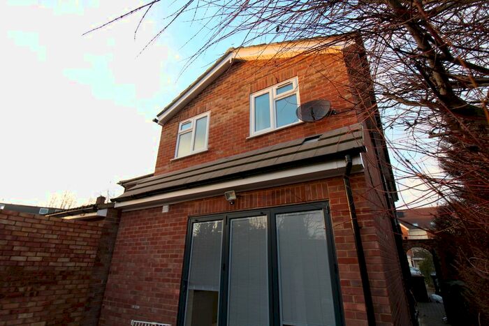 3 Bedroom Semi-Detached House To Rent In Silverdale Court, Leacroft, Staines, TW18