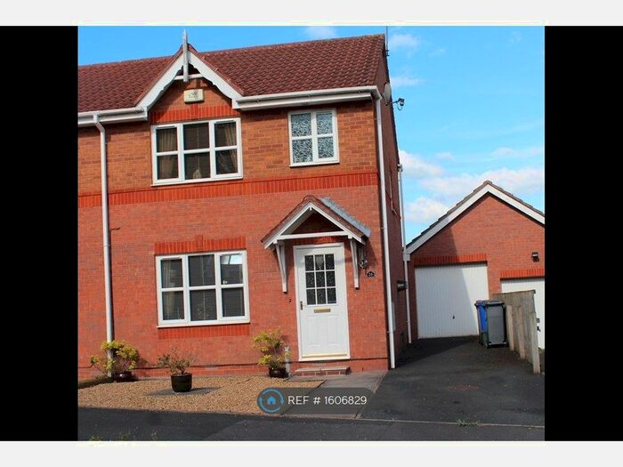 3 Bedroom Semi-Detached House To Rent In Hyacinth Road, Stoke-On-Trent, ST4