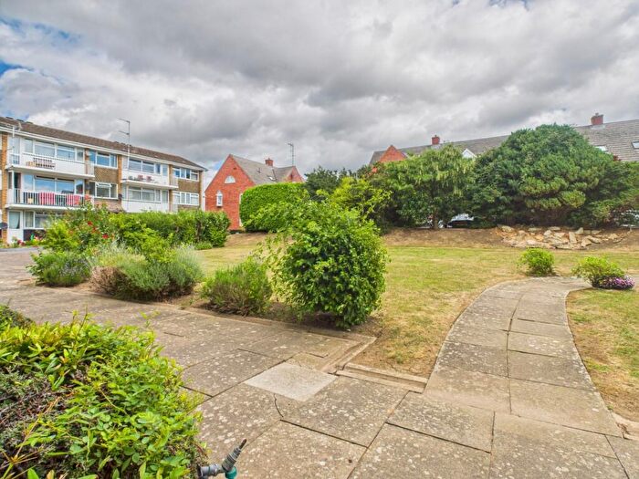 3 Bedroom Apartment For Sale In Pamington Fields, Ashchurch, Tewkesbury, GL20