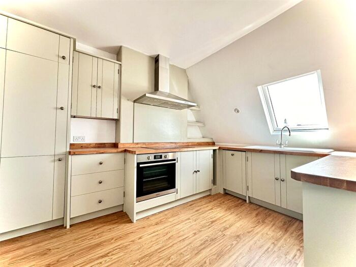 2 Bedroom Apartment To Rent In Henleaze, Henleaze Gardens, BS9