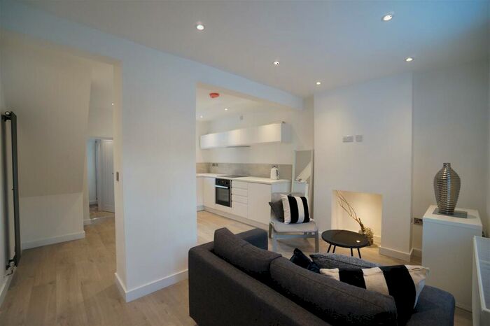 2 Bedroom House To Rent In Lon Pobty, Bangor, LL57