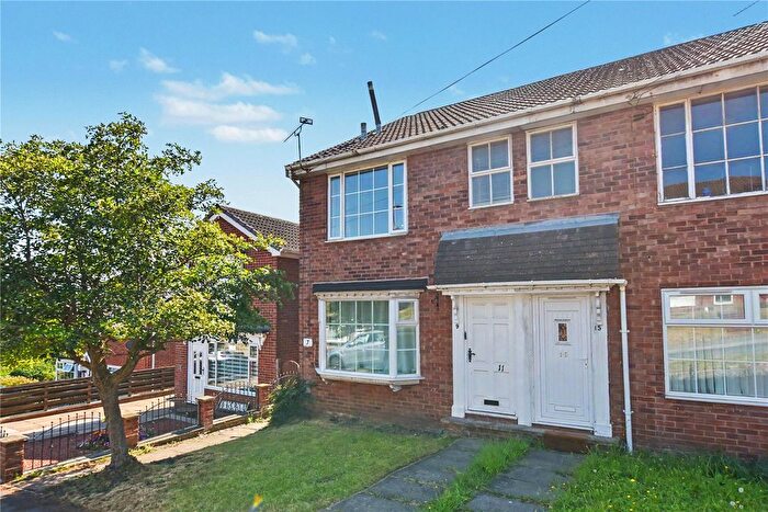 2 Bedroom Flat For Sale In Abbeydale Mount, Kirkstall, Leeds, LS5
