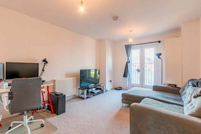 2 Bedroom Flat To Rent In Stanwell Street, Edinburgh EH6