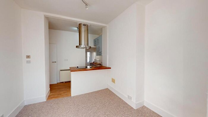 1 Bedroom Flat To Rent In Upper Market Street, Brighton, BN3