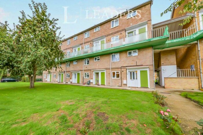 2 Bedroom Apartment To Rent In The Ridgeway, AL4