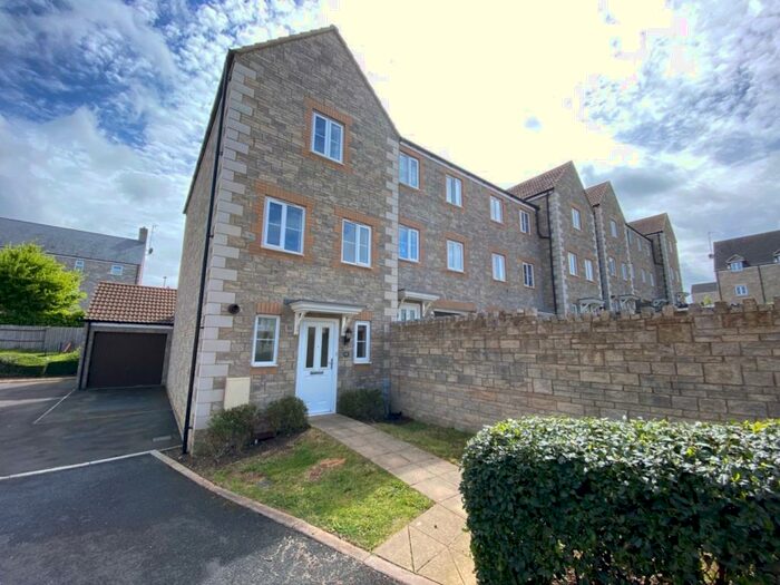 3 Bedroom End Of Terrace House To Rent In Paulton, Bristol, BS39