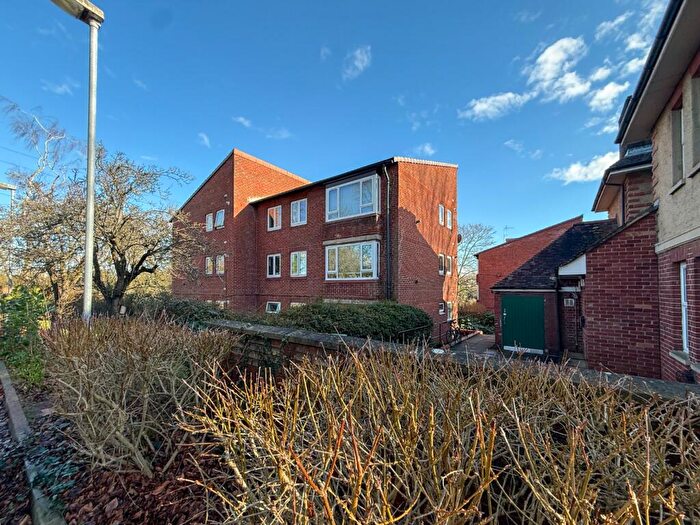 2 Bedroom Flat For Sale In The Beeches, St Annes Park, Bristol, BS4