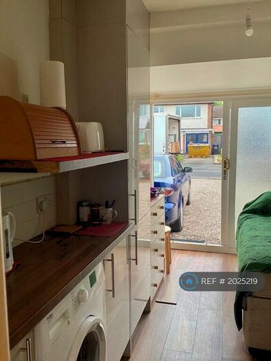 Studio To Rent In St. Christophers Close, Warwick, CV34