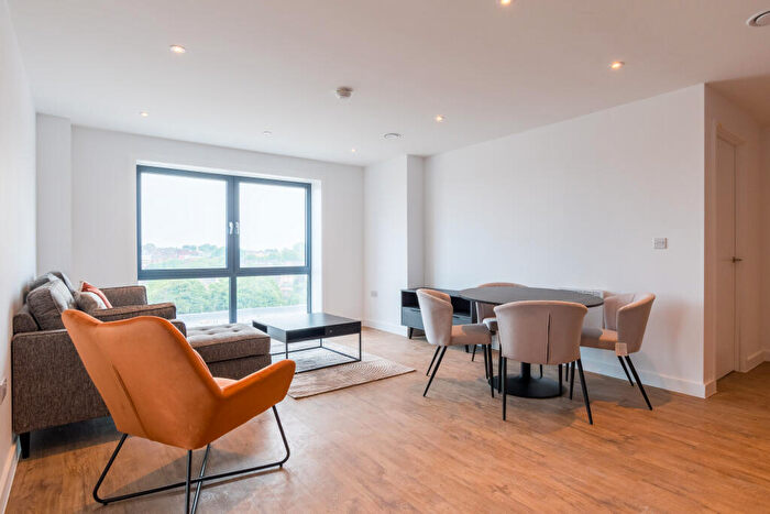 2 Bedroom Apartment To Rent In Phoenix, Saxton Lane, Leeds, LS9