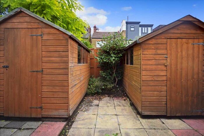 1 Bedroom Maisonette To Rent In Warren Road, Colliers Wood, London, SW19