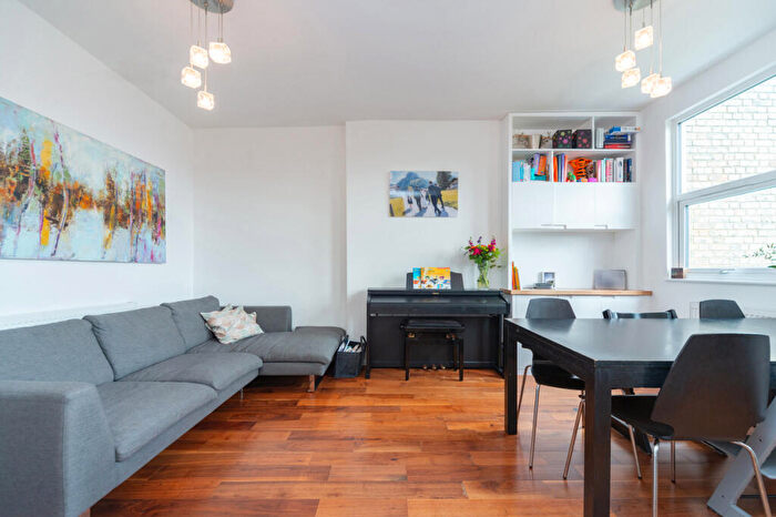 3 Bedroom Duplex To Rent In Mill Lane, West Hampstead, NW6