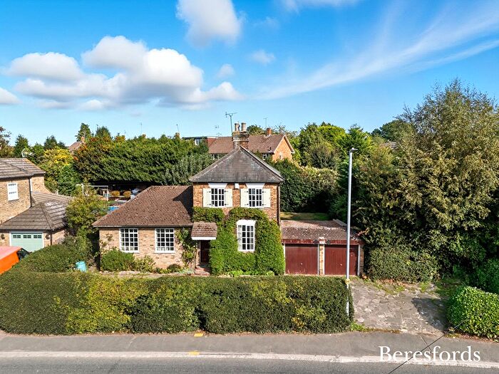 3 Bedroom Detached House For Sale In Hanging Hill Lane, Hutton, CM13