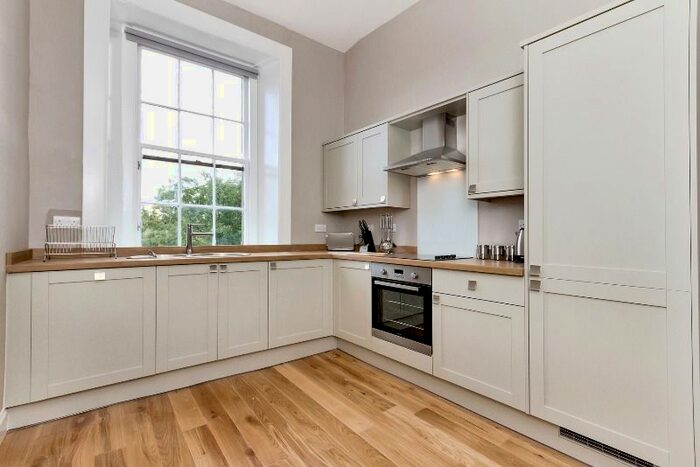 3 Bedroom Flat To Rent In Gibson Street, West End, Glasgow, G12