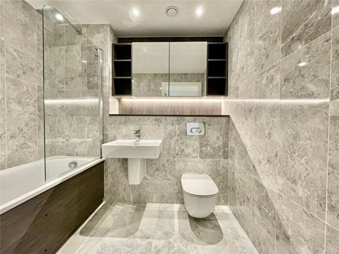 2 Bedroom Apartment To Rent In Elizabeth Tower, Chester Road, Manchester, M15